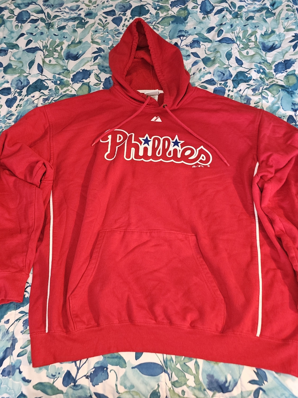 VTG Majestic Philadelphia Phillies Pullover Hoodie with White Trim